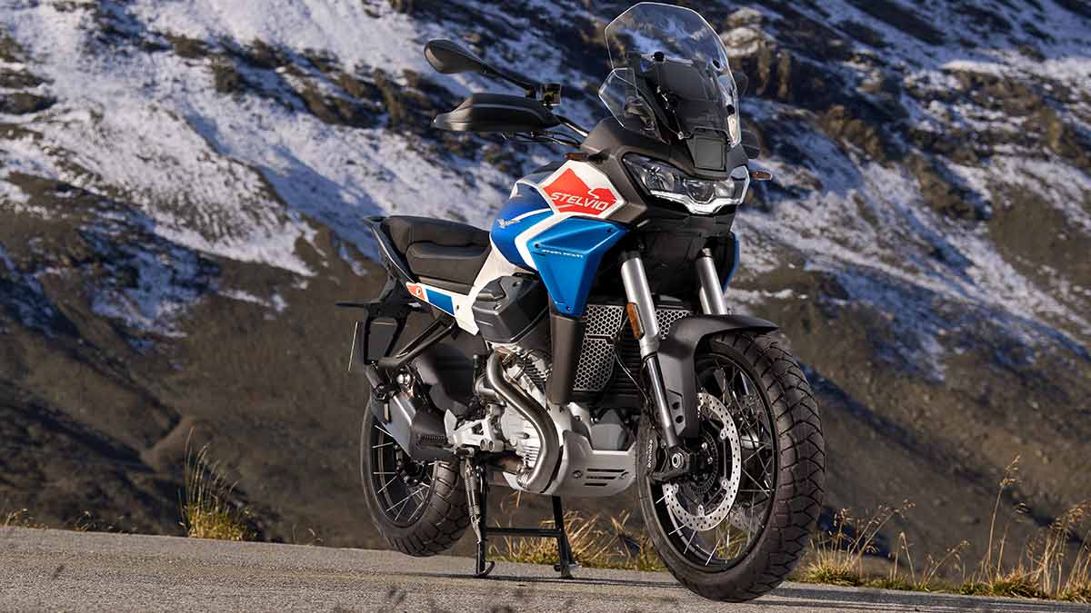 Moto Guzzi Stelvio Duecento Tributo: una serie numerada de la gran trail italiana en  homenaje a un icono del motociclismo