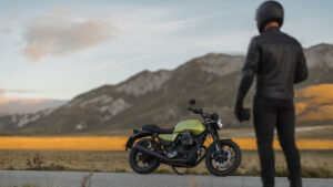 Moto Guzzi V7 2025
