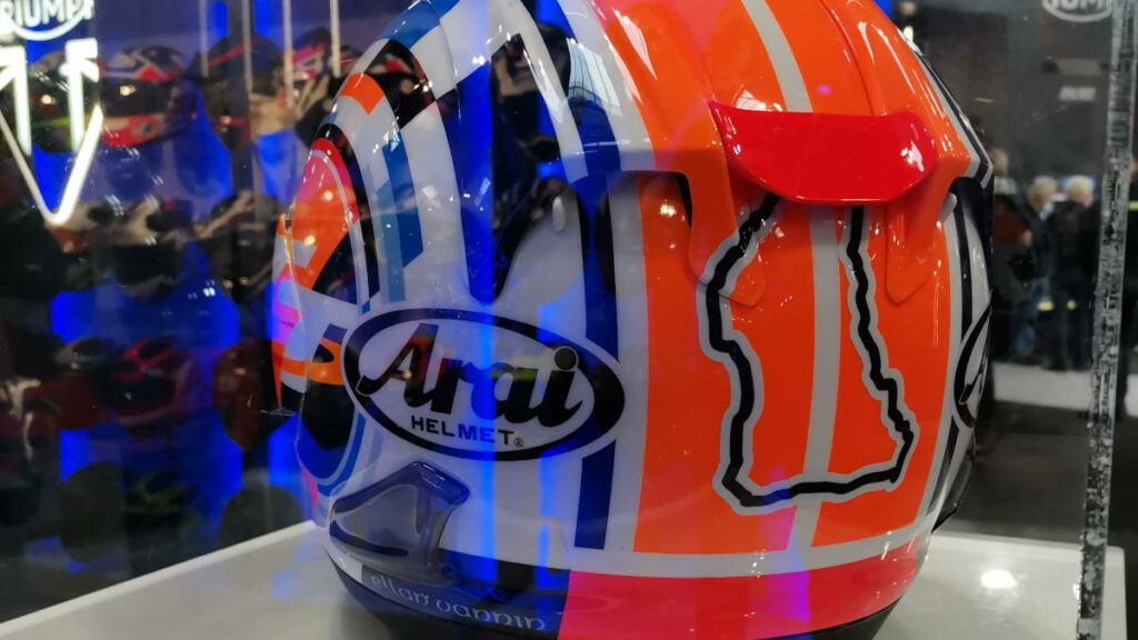 El Arai RX-7V EVO IoM TT 2025 refresca sus colores en su homenaje a la Isla de Man 11 Arai RX-7V EVO IoM TT 2025
