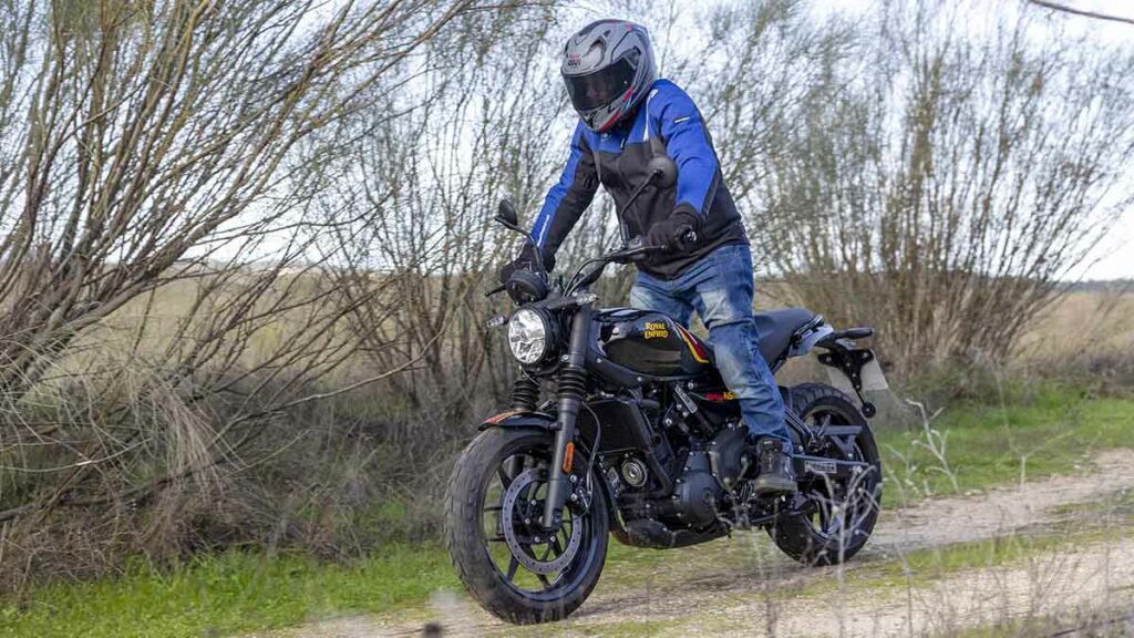 La Royal Enfield Guerrilla 450 nace como roadster divertida, gamberra y diferente 16 Prueba Royal Enfield Guerrilla 450