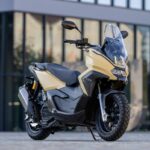 UM Motorcycles Rockville 125 y 300 2025