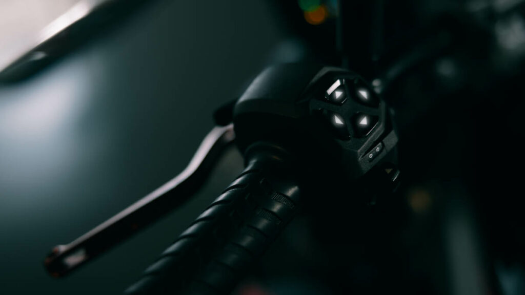 La Aprilia Tuono 457: polivalencia, diversión y tecnología para el carnet A2 16 Aprilia Tuono 457