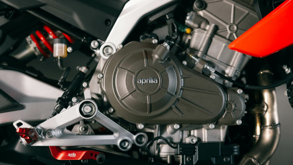 La Aprilia Tuono 457: polivalencia, diversión y tecnología para el carnet A2 15 Aprilia Tuono 457