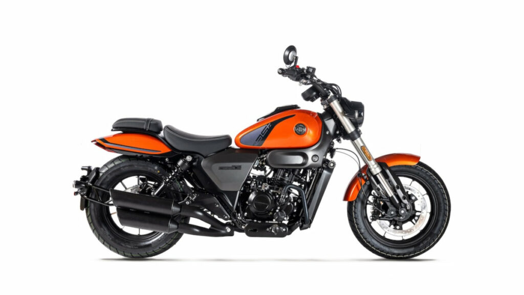 Cinco cruisers, desde 250 hasta 1000cc completan la gama Morbidelli MBP de customs para 2025 15 Morbidelli C 352 LS