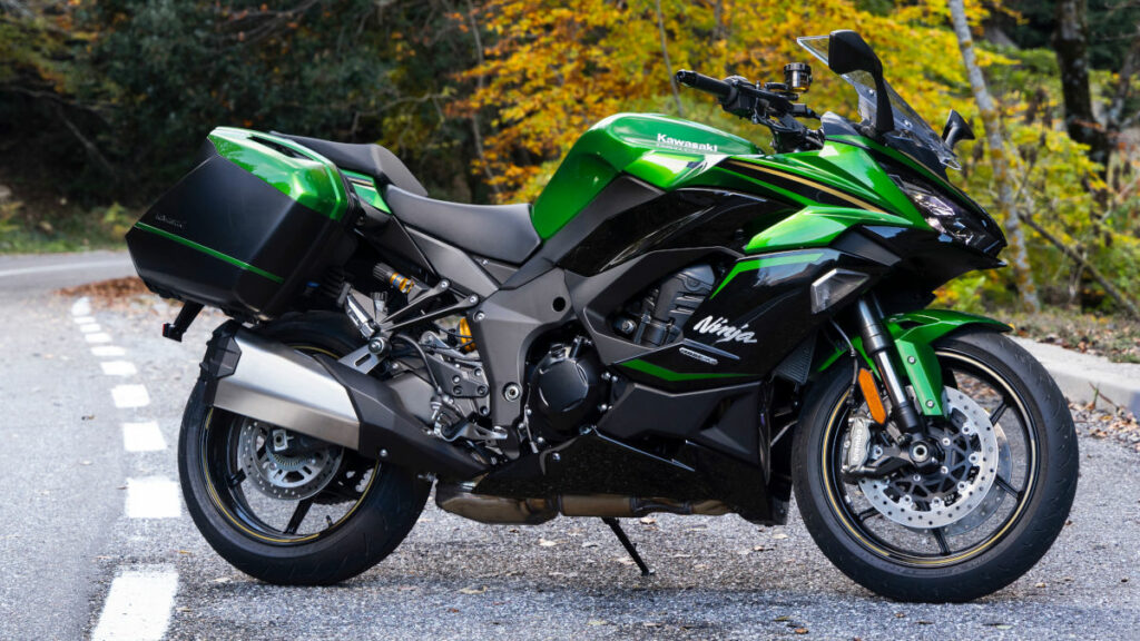 Probamos la Kawasaki Ninja 1100 SX, una verdadera sport turismo que se vuelve más deportiva y cómoda 12 Prueba Kawasaki Ninja 1100 SX