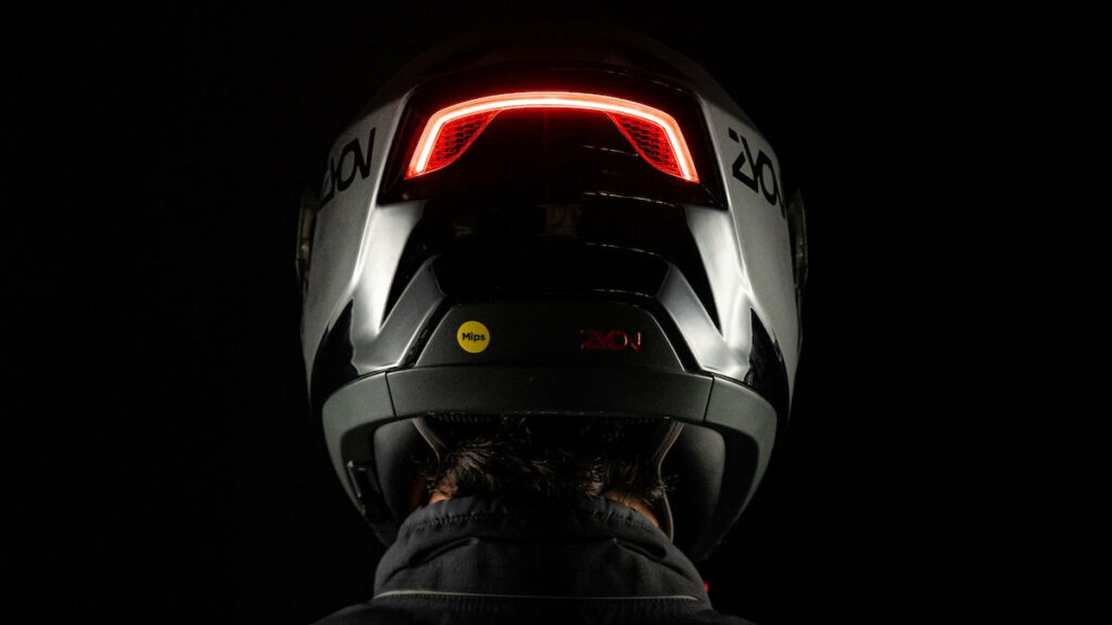 Llega un casco de moto modular que protege de la contaminación además de tu cabeza 10 Casco Zyon Helmets