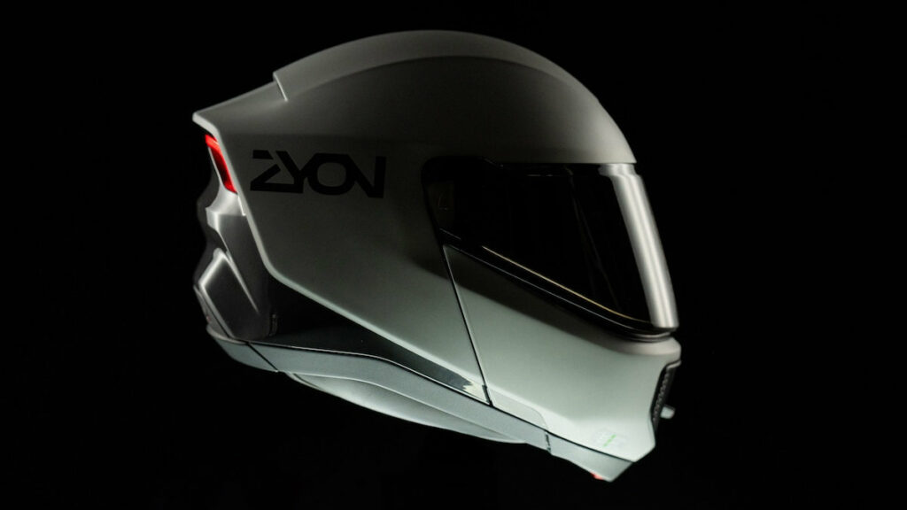 Llega un casco de moto modular que protege de la contaminación además de tu cabeza 8 Casco Zyon Helmets