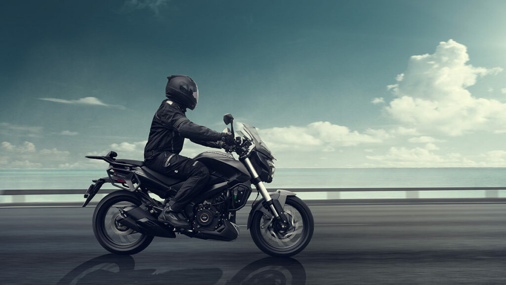Se presenta en España una moto utilitaria viajera y para diario del carnet A2 con el nombre de Bajaj Dominar D400 10 Bajaj Dominar D400