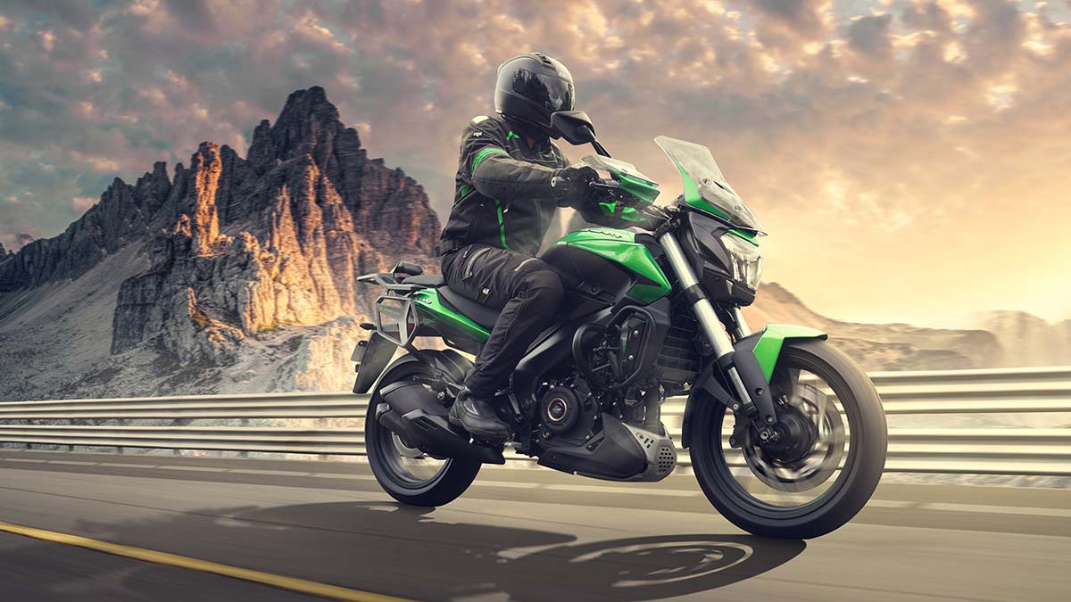 Se presenta en España una moto utilitaria viajera y para diario del carnet A2 con el nombre de Bajaj Dominar D400