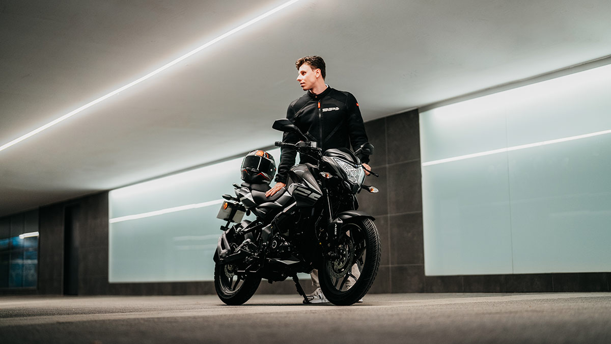 La Bajaj Pulsar NS125 es una moto utilitaria sport interesante para cualquier tipo de conductor