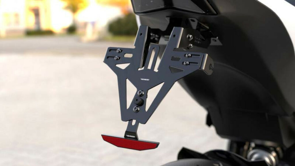 Highsider Akron: un portamatrículas que no rompe la estética de la moto 10 Portamatrículas Highsider Akron