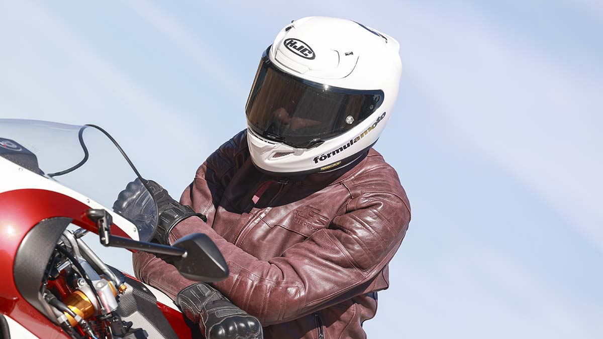 Prueba del casco integral HJC RPHA 12