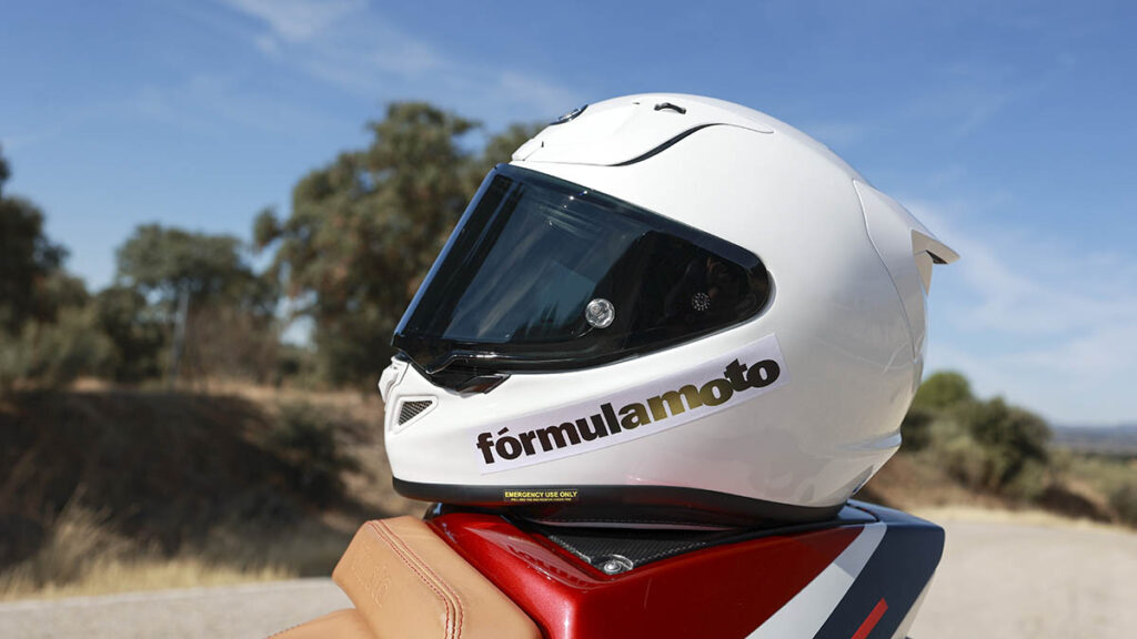 Este es el casco integral para moto HJC con el que la marca quiere dar continuidad a su éxito entre los integrales deportivos 16 Prueba del casco integral HJC RPHA 12