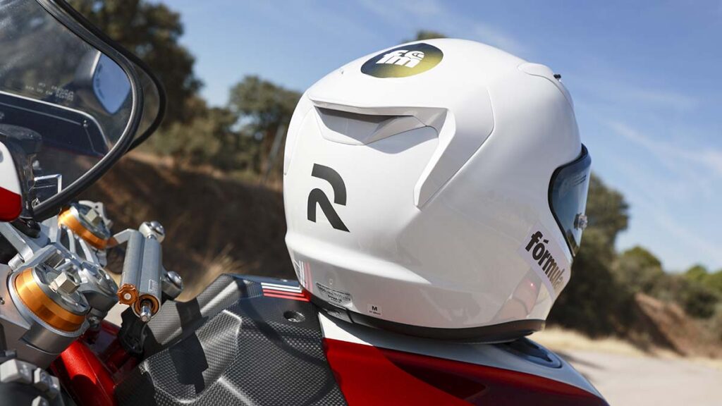 Este es el casco integral para moto HJC con el que la marca quiere dar continuidad a su éxito entre los integrales deportivos 17 Prueba del casco integral HJC RPHA 12