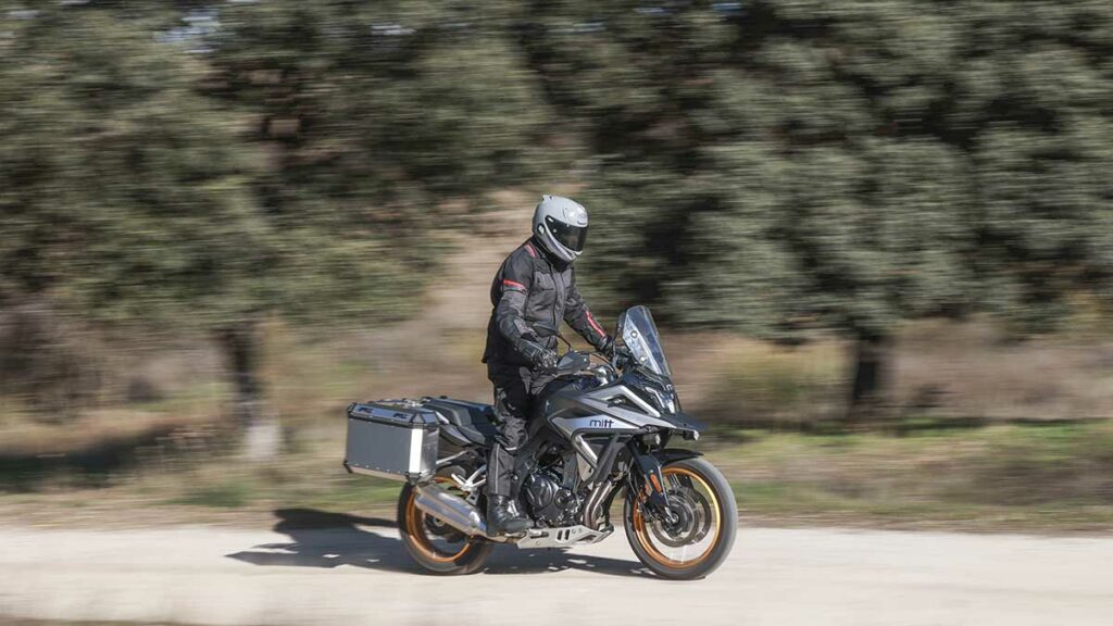 La nueva trail MITT TT 555 para el carnet A2 es la prueba de que algo está cambiando en la marca española 19 Fotos de la prueba de la MITT TT 555