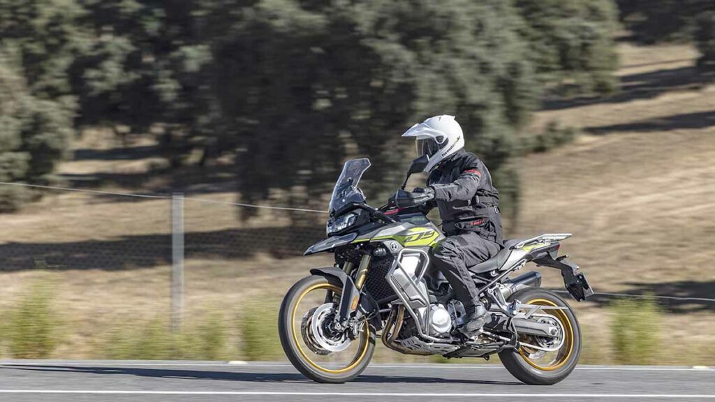 Probamos la Voge 900DSX, una moto trail líder en ventas que nos ha planteado algunas preguntas... y posibles respuestas 16 Prueba de la Voge 900DSX