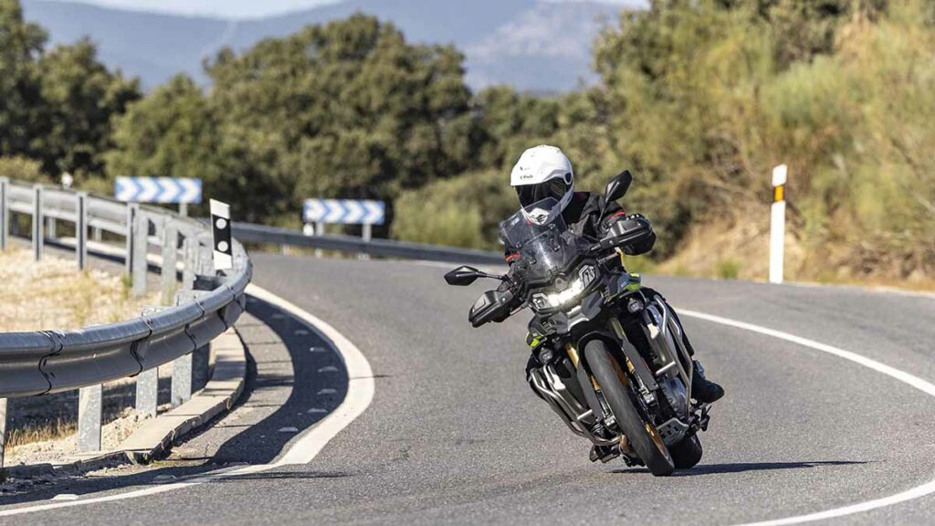 Probamos la Voge 900DSX, una moto trail líder en ventas que nos ha planteado algunas preguntas... y posibles respuestas 14 Prueba de la Voge 900DSX