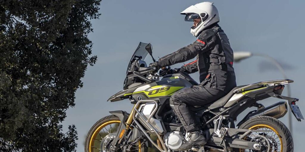 Voge 900DSX: las 3 claves que han convertido a la moto trail china en una superventas desde el inicio 13 Voge 900DSX: lo más destacado