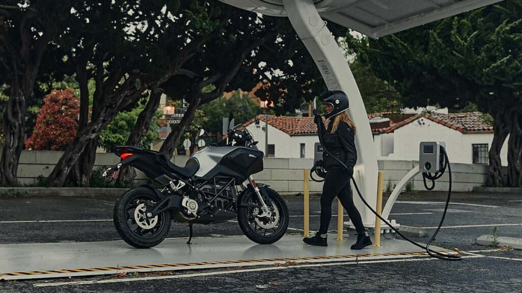 Las claves en la recarga de las motos eléctricas, contadas por los expertos de Zero Motorcyles 2 recarga motos eléctricas