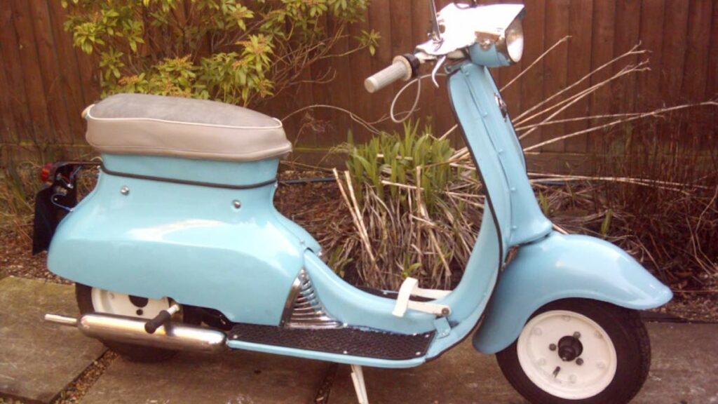 Triumph Tina scooters históricos