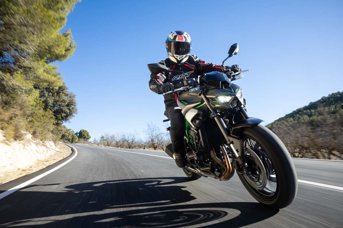 Kawasaki Z900 2025