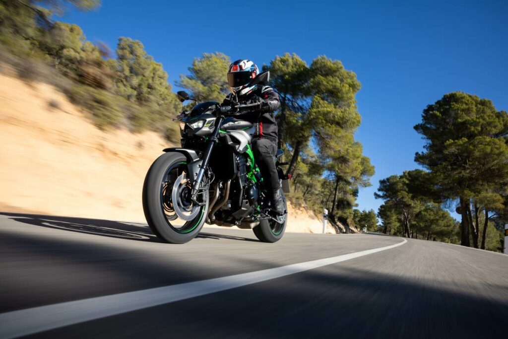 (VÍDEO) Probamos la Kawasaki Z900 2025 7 Kawasaki Z900 2025
