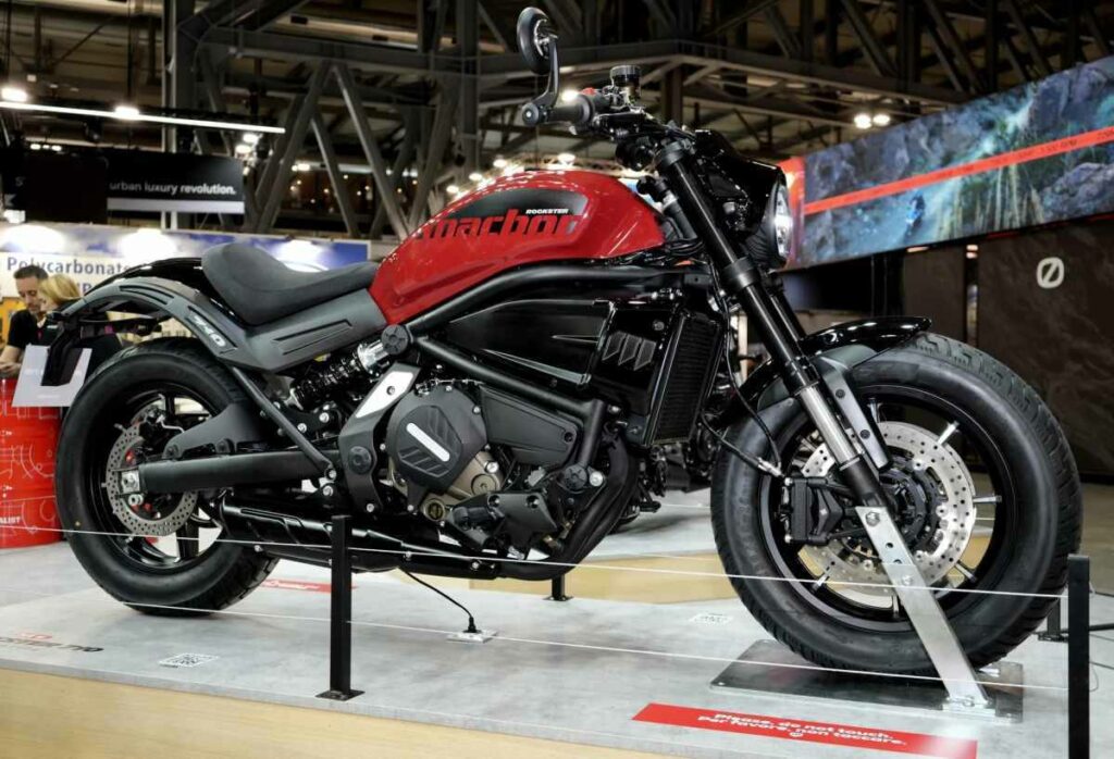 Elige tu próxima moto custom con carnet A2 entre las 8 novedades 2025 14 macbor rockster 710