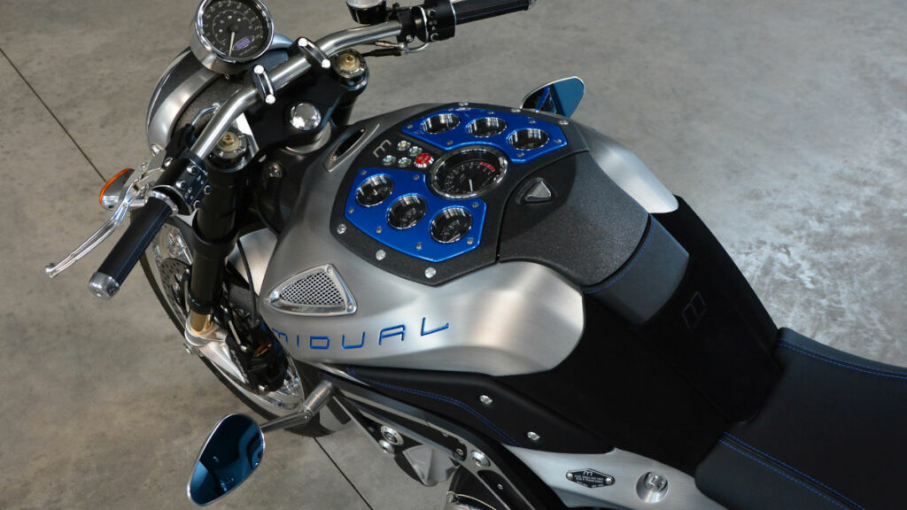 Midual Type 1: una moto artesanal con una curiosa disposición de los retrovisores 4 Midual Type 1