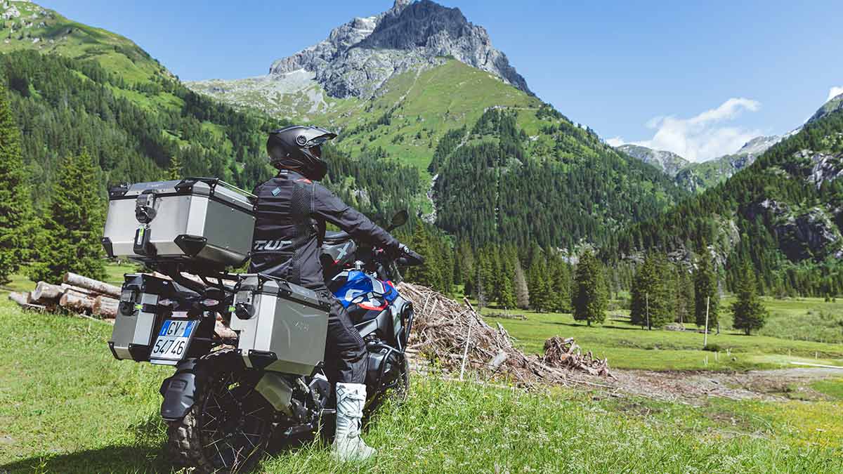 Las maletas de moto son ahora más resistentes gracias a este material