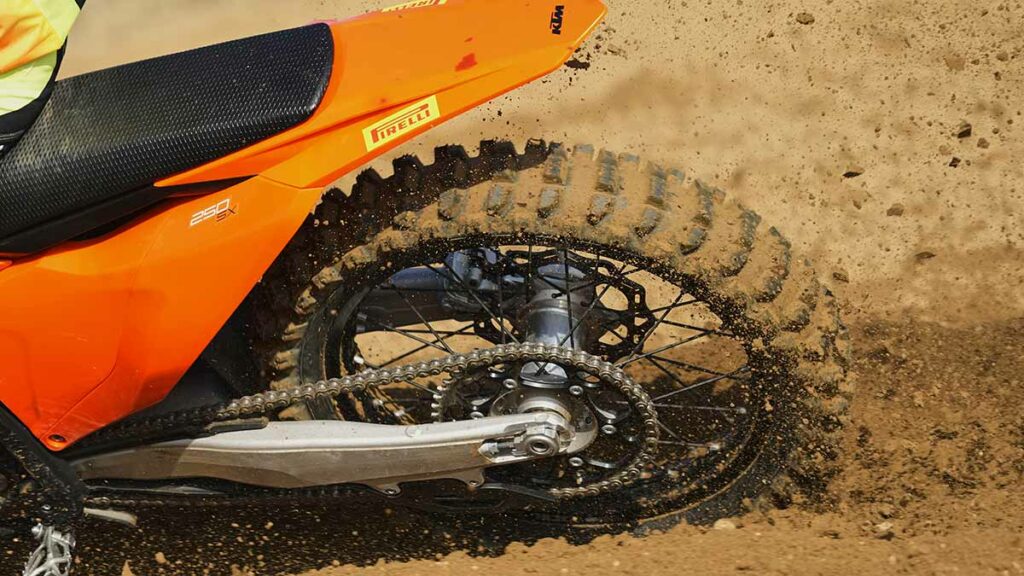 Pirelli presenta el SCORPION MX32 MID SOFT como evolución definitiva para motocross 9 Pirelli scorpion mx32 mid soft 3