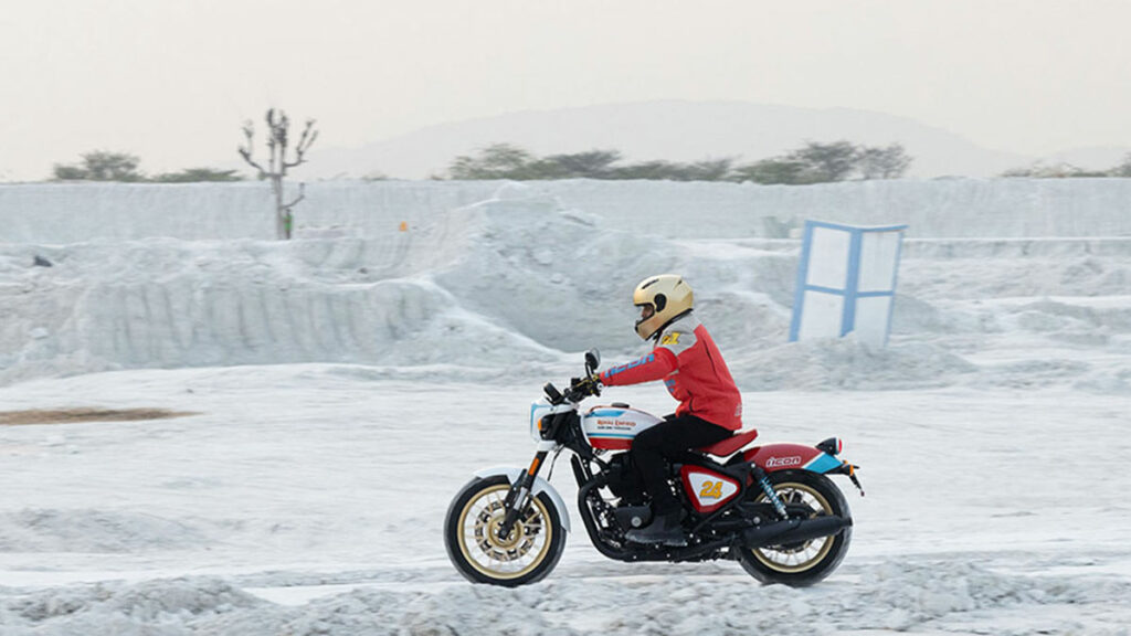 Solo llegarán 25 unidades a Europa de la moto más especial de Royal Enfield 11 Royal Enfield Sshotgun 650 Icon Edition
