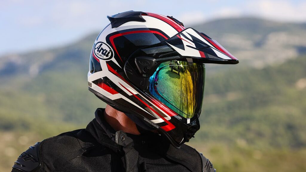 Los secretos que convierten a Arai en el referente de la excelencia en cascos para moto 7 Arai cascos 11