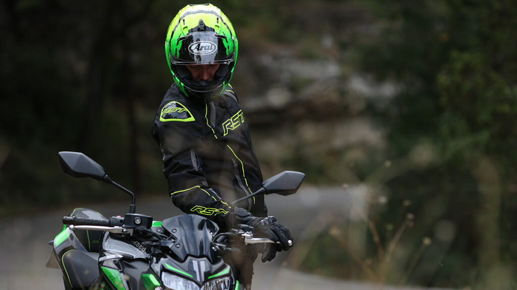 Los secretos que convierten a Arai en el referente de la excelencia en cascos para moto 6 Arai cascos 4