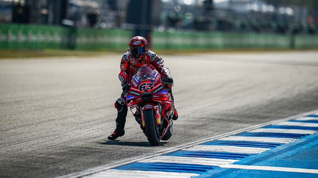 En la Tribuna Ducati de Jerez se apuesta todo al rojo 11 Ducati MotoGP 2025 1