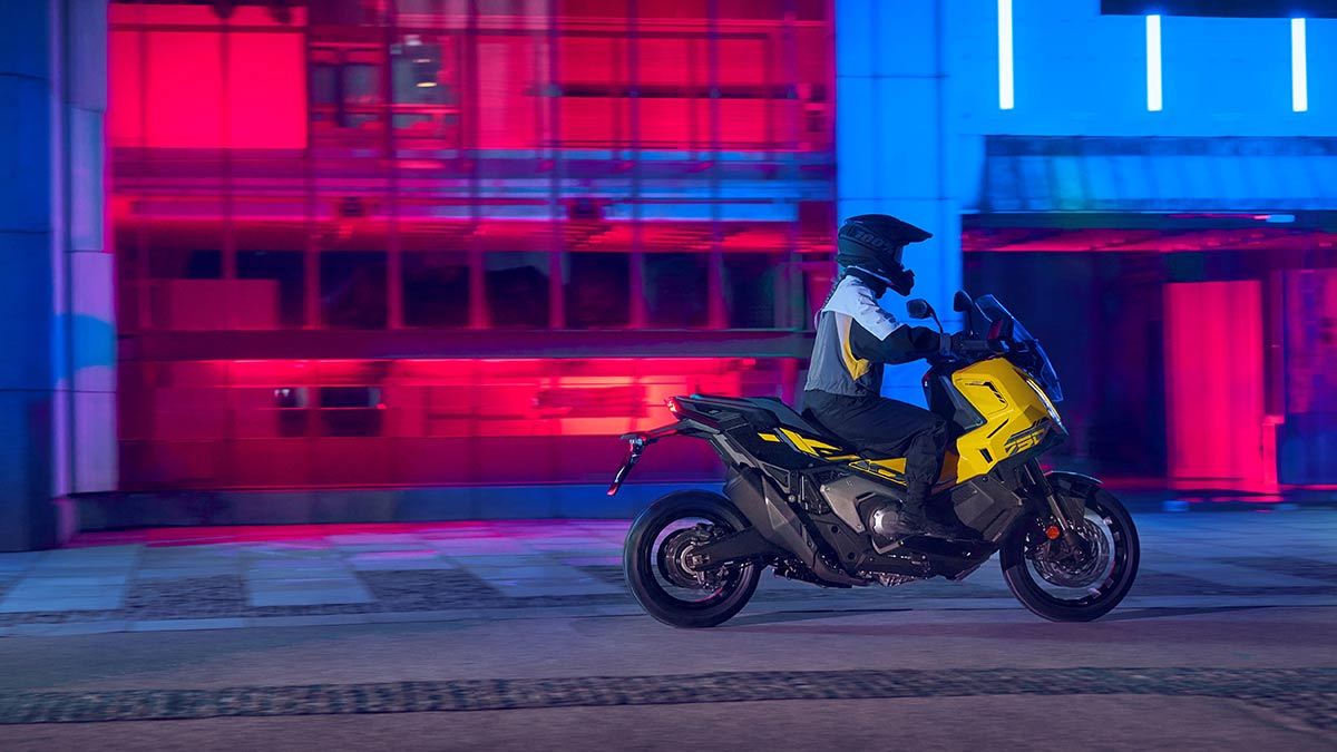 FOTOS 10 MOTOS MÁS VENDIDAS EN ENERO-FEBRERO 2025 2 Honda X-ADV 2025