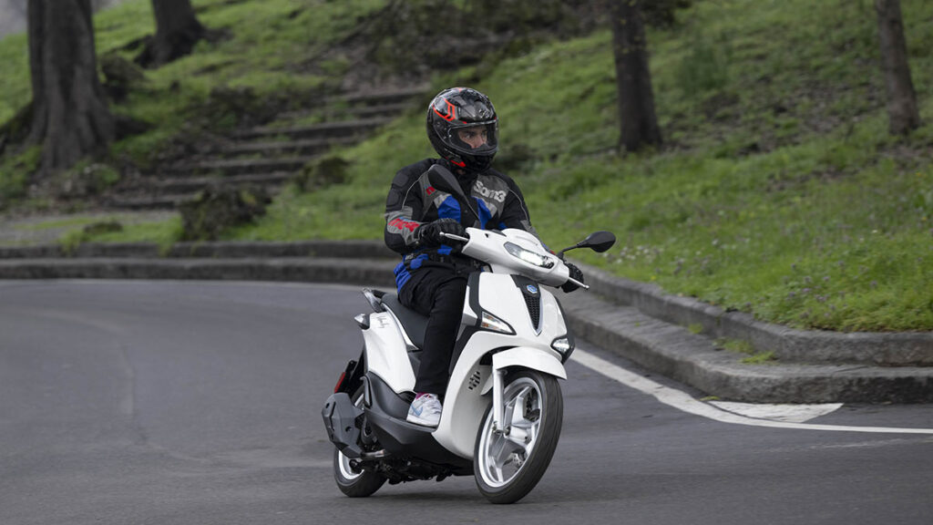 Probamos el Piaggio Liberty 125 más equipado y elegante en casi 30 años 9 Piaggio Liberty 2025 2