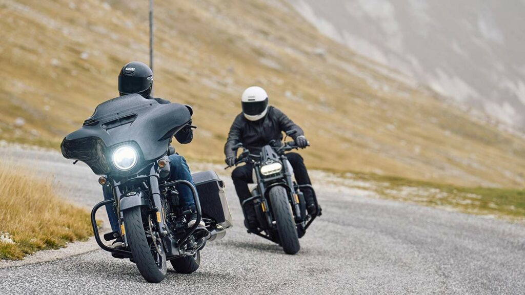 Por qué los Pirelli DIABLO POWERCRUISER revolucionan el neumático para motos custom 3 Pirelli DIABLO POWERCRUISER 13