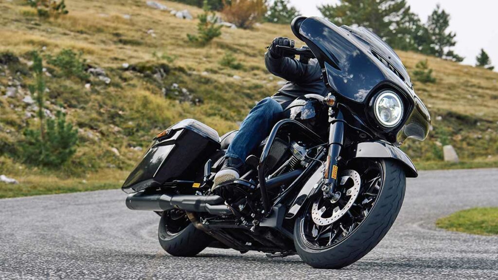 Por qué los Pirelli DIABLO POWERCRUISER revolucionan el neumático para motos custom 5 Pirelli DIABLO POWERCRUISER 14
