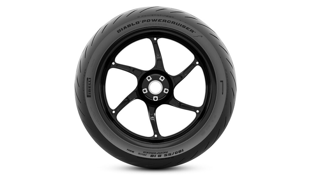 Por qué los Pirelli DIABLO POWERCRUISER revolucionan el neumático para motos custom 4 Pirelli DIABLO POWERCRUISER 6