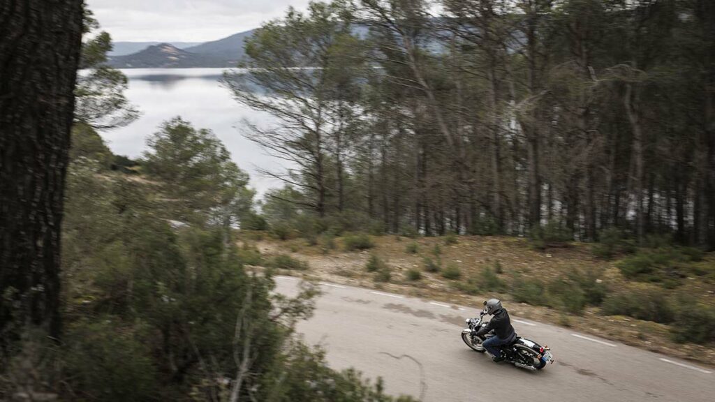 Probamos la Royal Enfield Classic 650 Twin para reeditar las sensaciones de las motos de toda la vida 15 Royal Enfield Classic 650 Twin