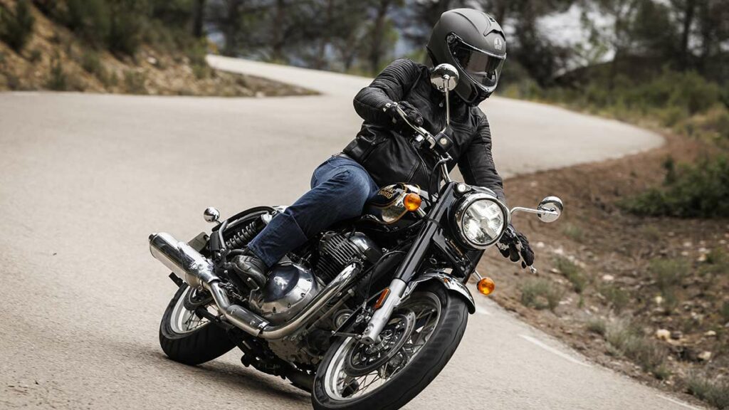 Probamos la Royal Enfield Classic 650 Twin para reeditar las sensaciones de las motos de toda la vida 8 Royal Enfield Classic 650 Twin