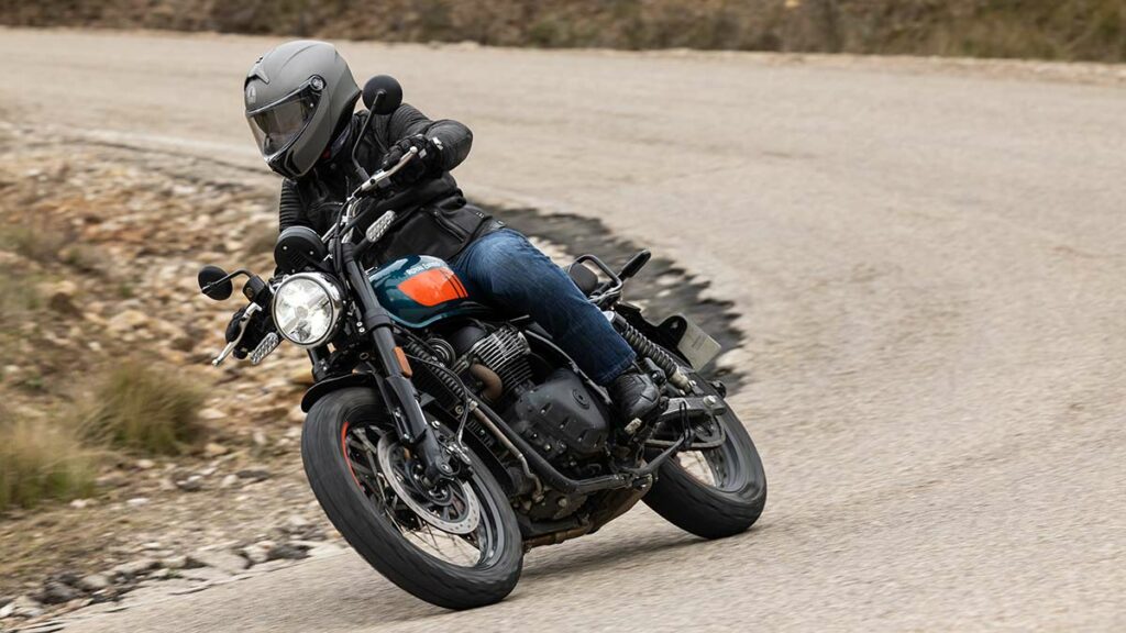Prueba Royal Enfield Bear 650: cuando la nostalgia te conduce a una vida más intensa 16 Royal Enfield Bear 650