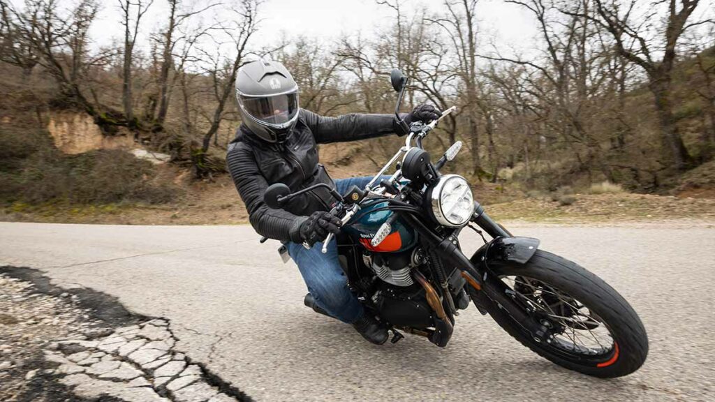 Prueba Royal Enfield Bear 650: cuando la nostalgia te conduce a una vida más intensa 17 Royal Enfield Bear 650
