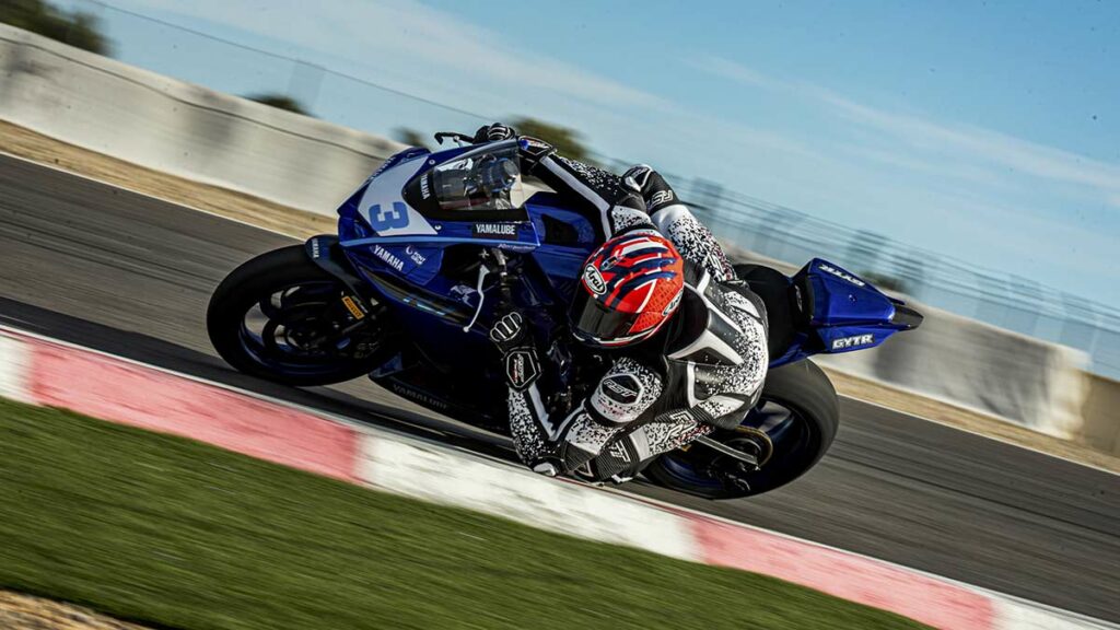 EL Arai RX-7V EVO Racing FIM #2 exhibe protección de MotoGP para tu día a día 10 ARAI RX 7VEVO RACING FIM2 003