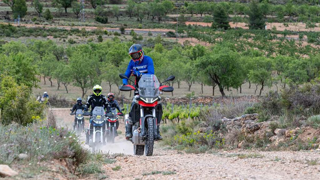 Aprilia trae la magia de los tuaregs del desierto a los amantes de las motos trail sin salir de España 10 Aprilia Tuareg Demo Tour