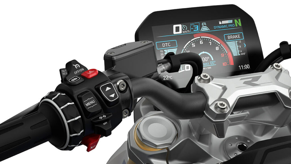 BMW lanza la moto naked con corazón bóxer más extraordinaria de su historia y con primicias mundiales 5 bmw r 1300 r