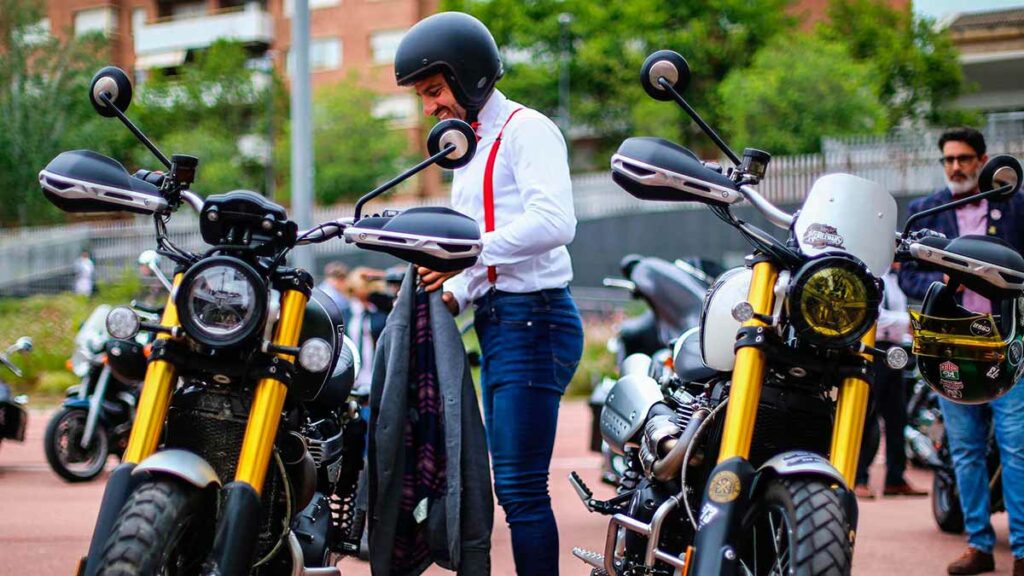Triumph "tira del estárter de sus carburadores" para el Distinguished Gentleman's Ride 2025 10 Distinguished Gentleman's Ride