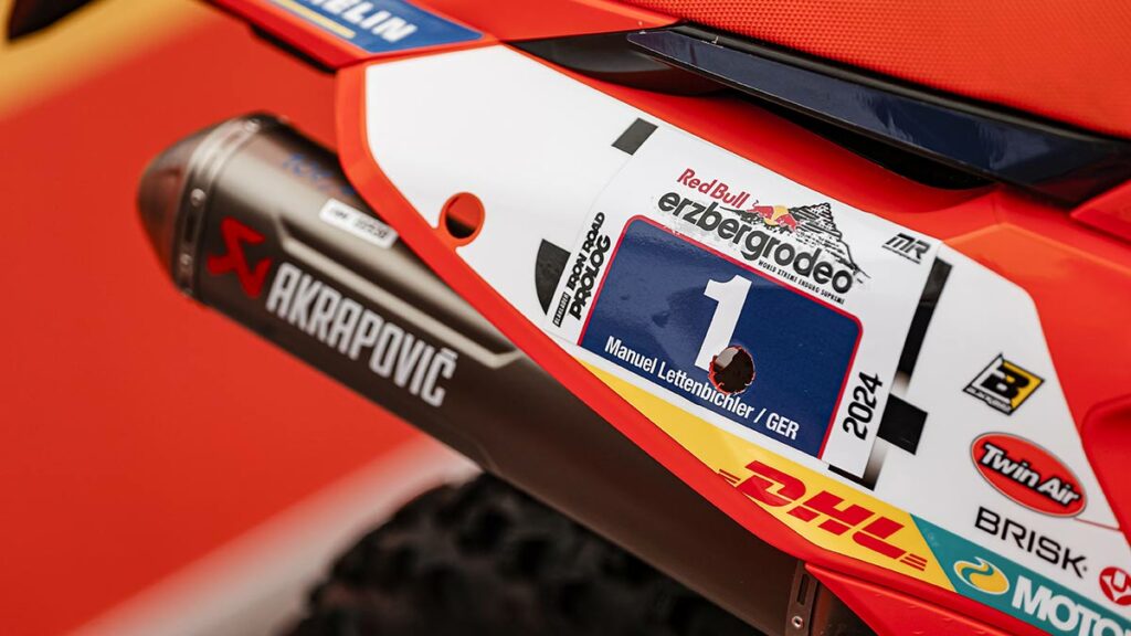 Tan sencillo como suena: compras una KTM EXC 2025 y vas directo al corazón del Red Bull Erzbergrodeo 2025 10 ERZBERG GIVEAWAY 4
