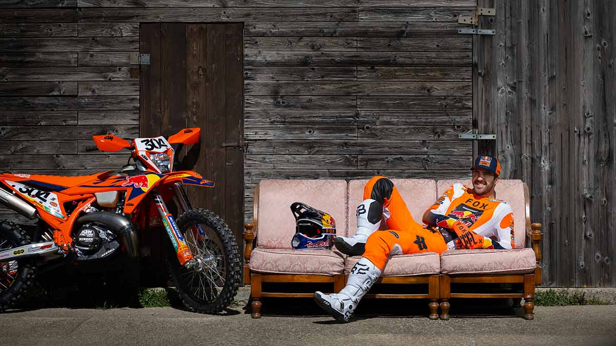 Tan sencillo como suena: compras una KTM EXC 2025 y vas directo al corazón del Red Bull Erzbergrodeo 2025