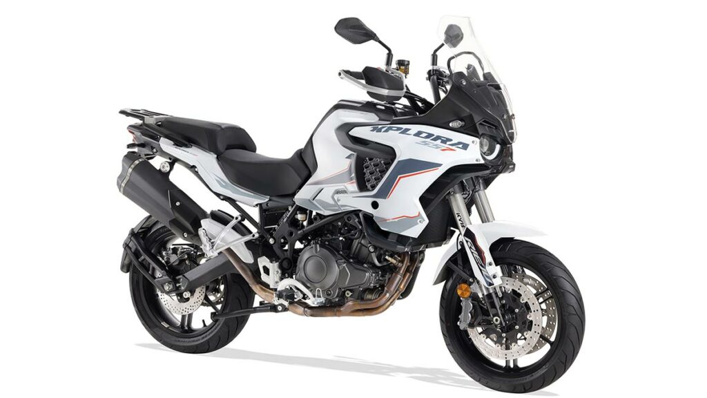 La histórica marca Rieju se adentra en el trail para el carnet A2 con una moto (bastante) española y con oferta 9 Rieju Xplora 557